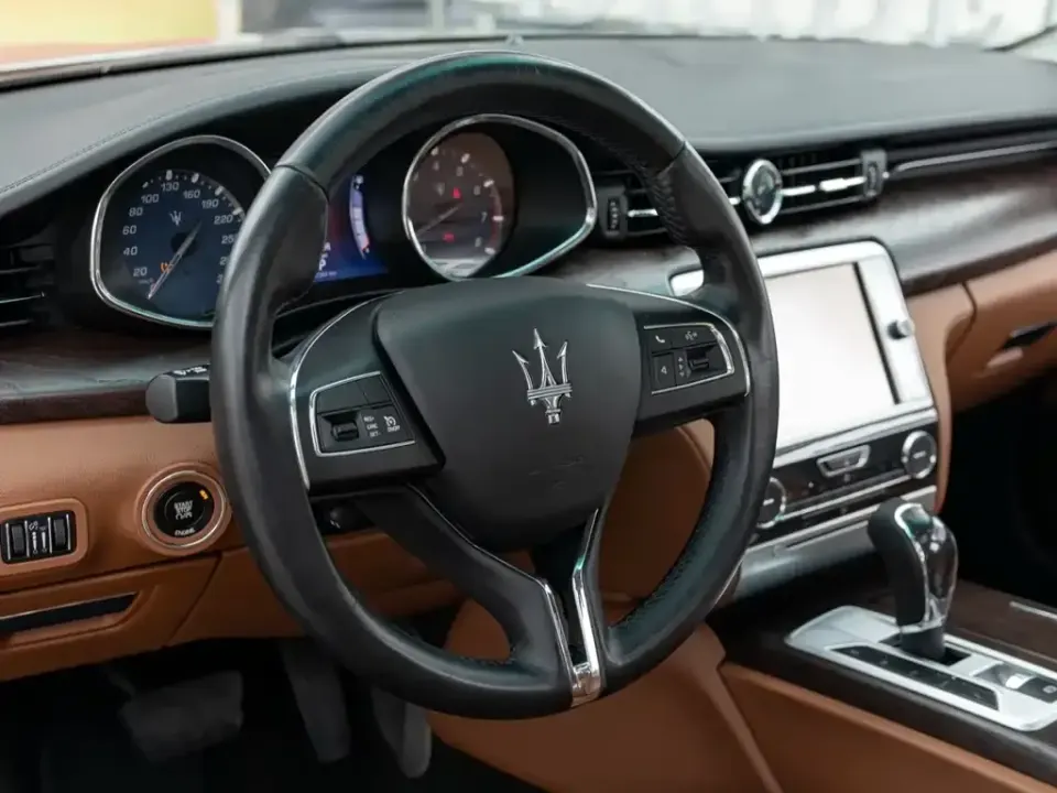 Maserati Quattroporte