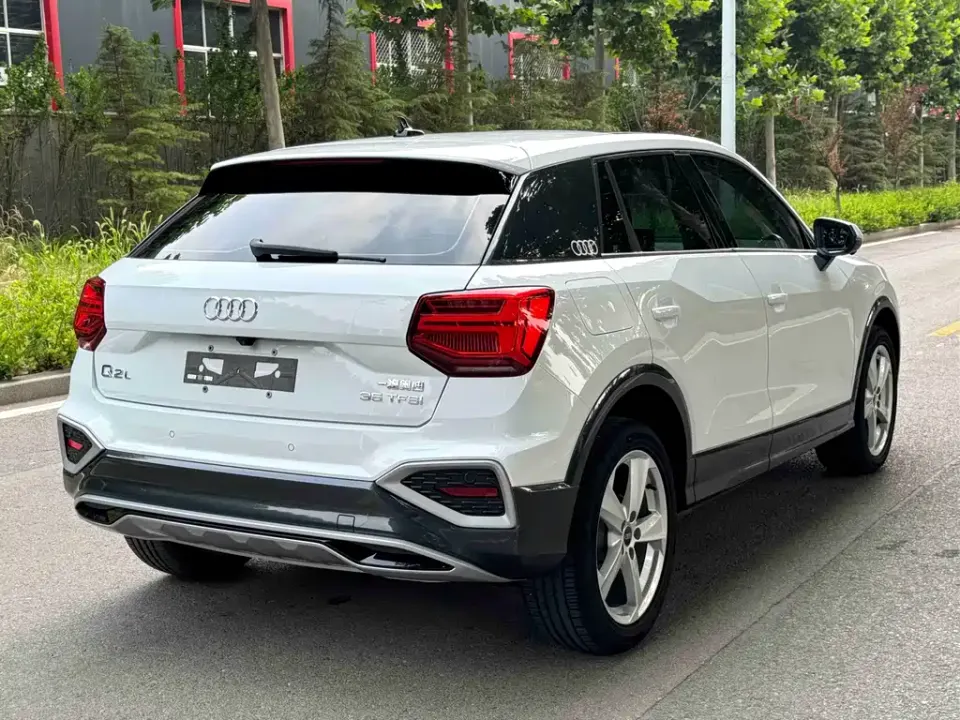 Audi Q2L