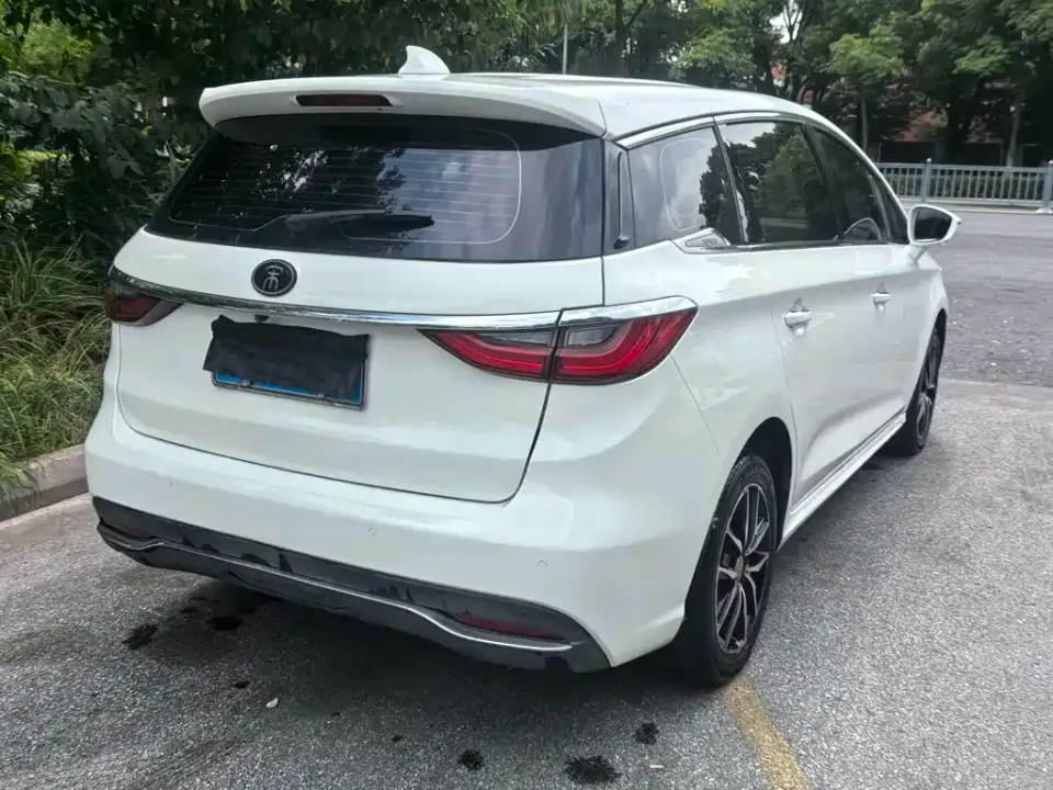 BYD MAX