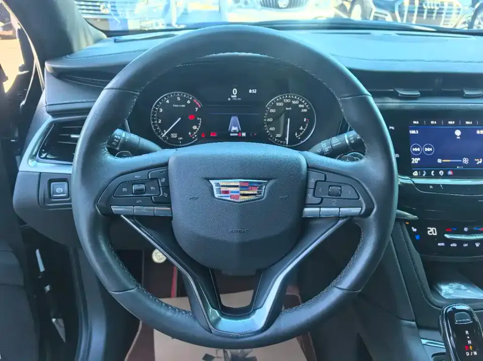 Cadillac XT6