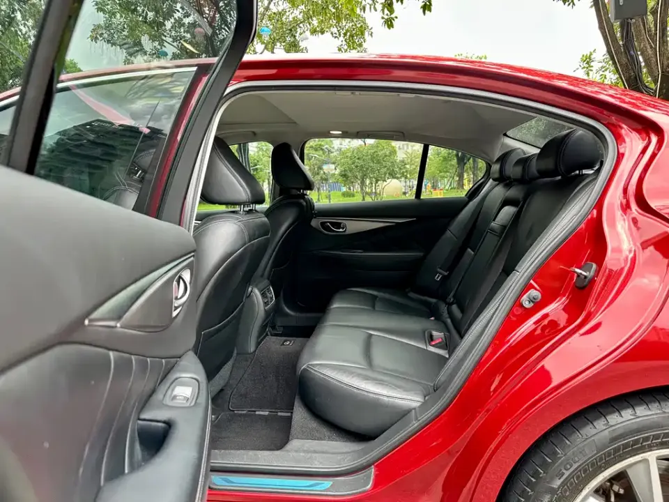Infiniti Q50L