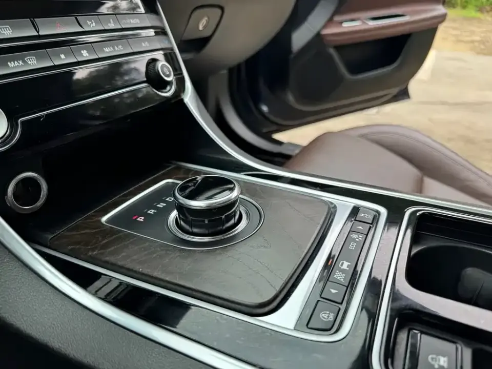 Jaguar XFL