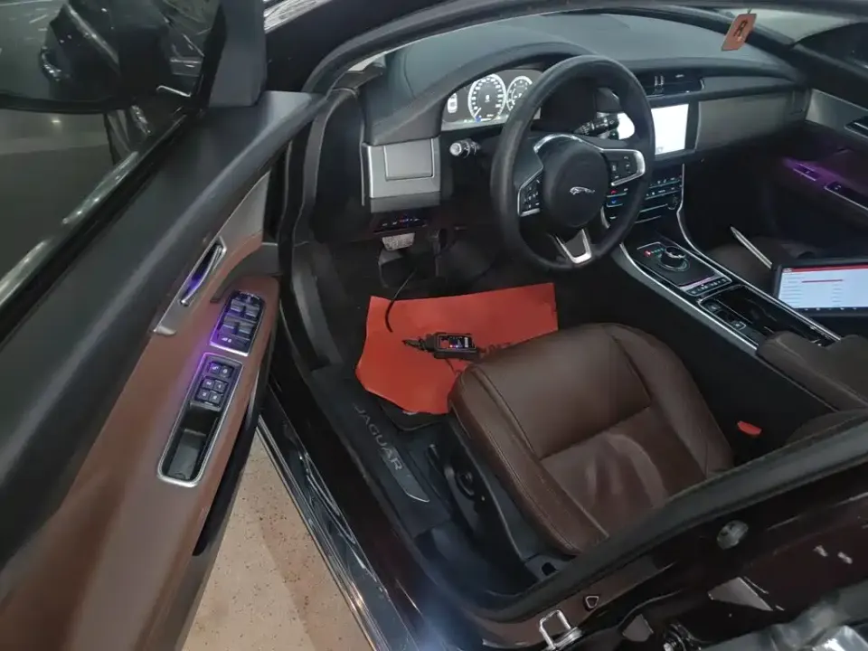 Jaguar XFL