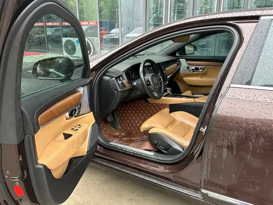 Volvo S90