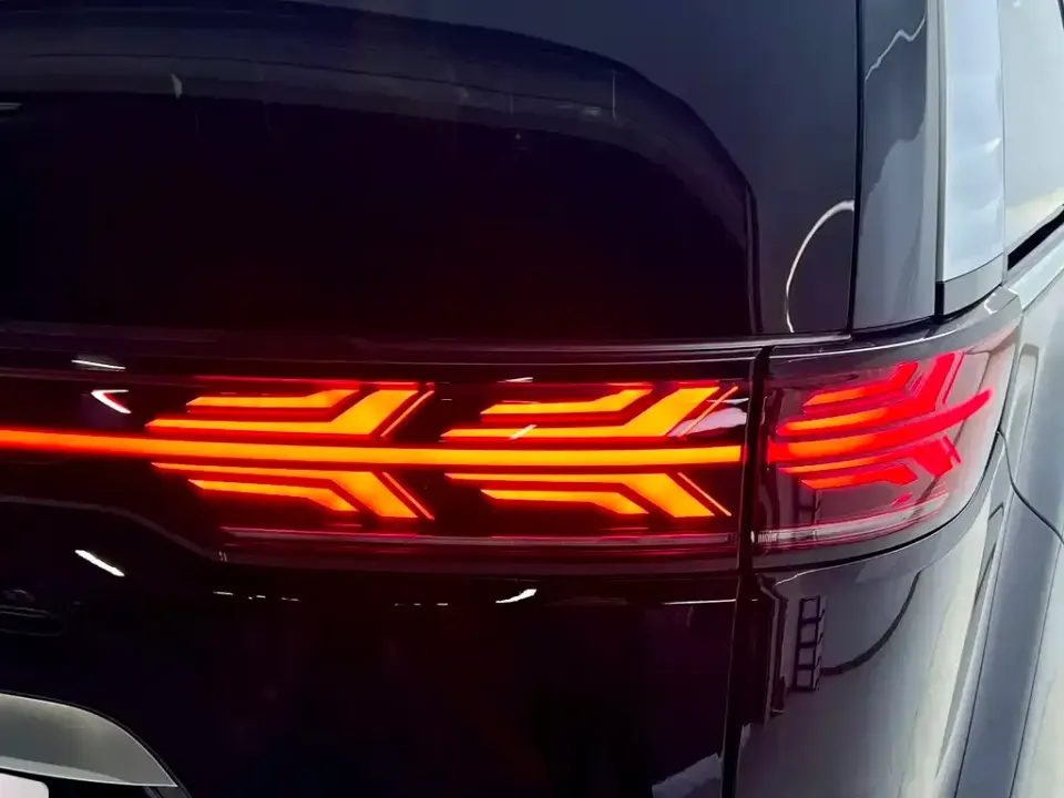 Denza Denza D9