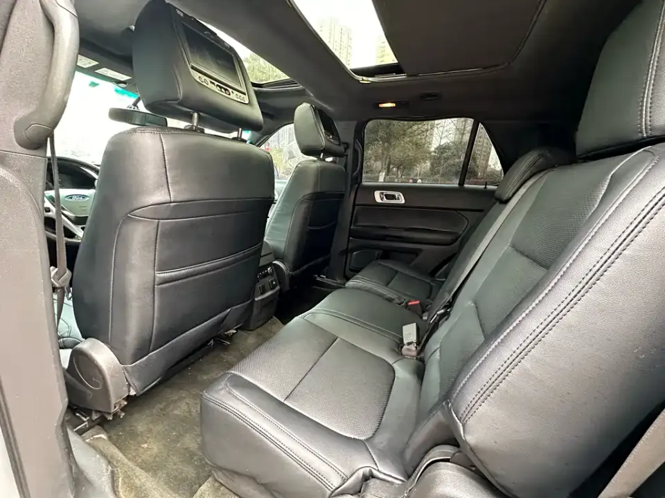 Ford Explorer (Import)