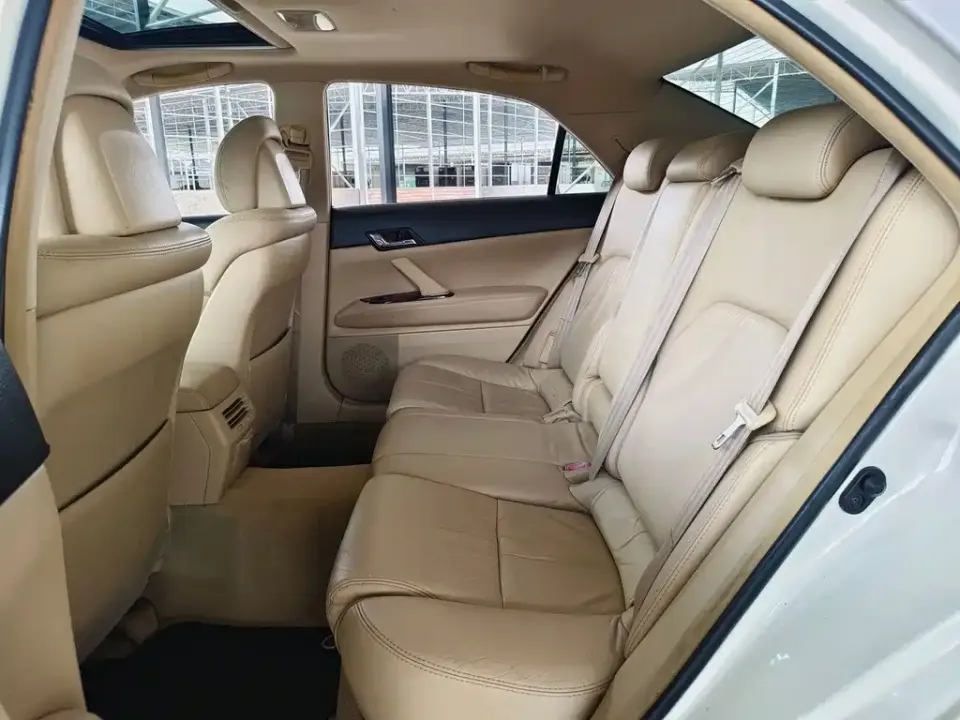 Toyota Reiz