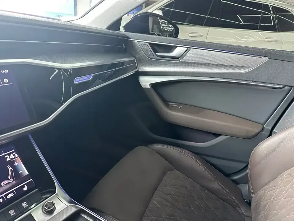 Audi A7L