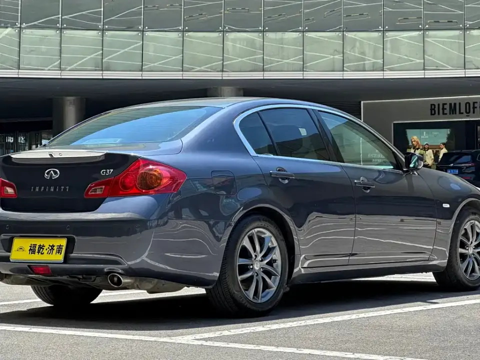 Infiniti G