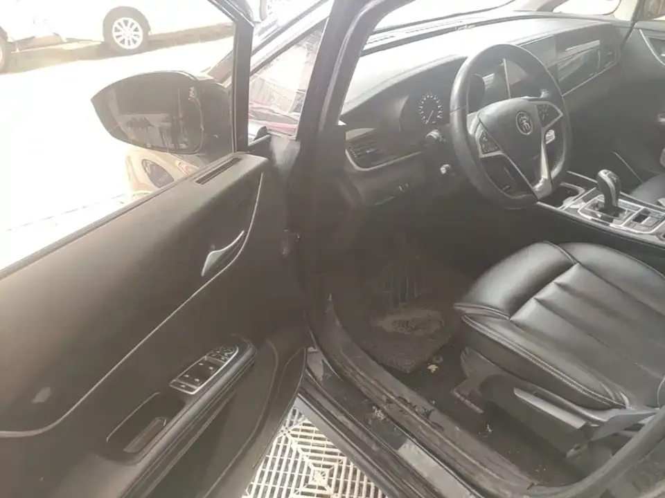 BYD MAX