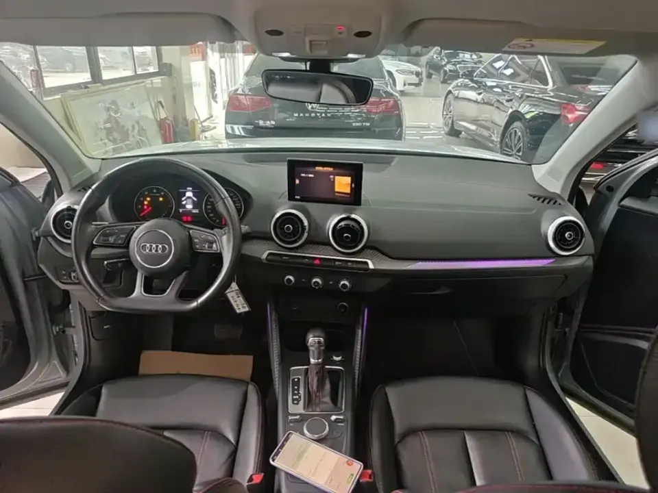 Audi Q2L