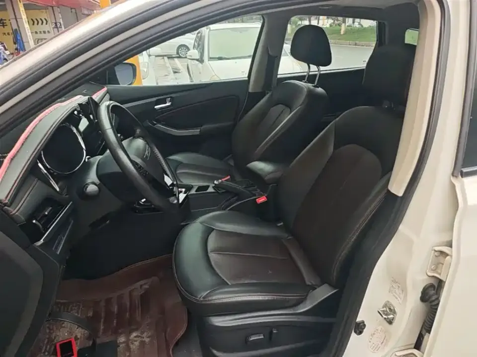 Venucia T70