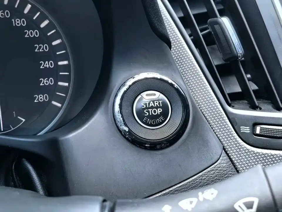Infiniti Q50L