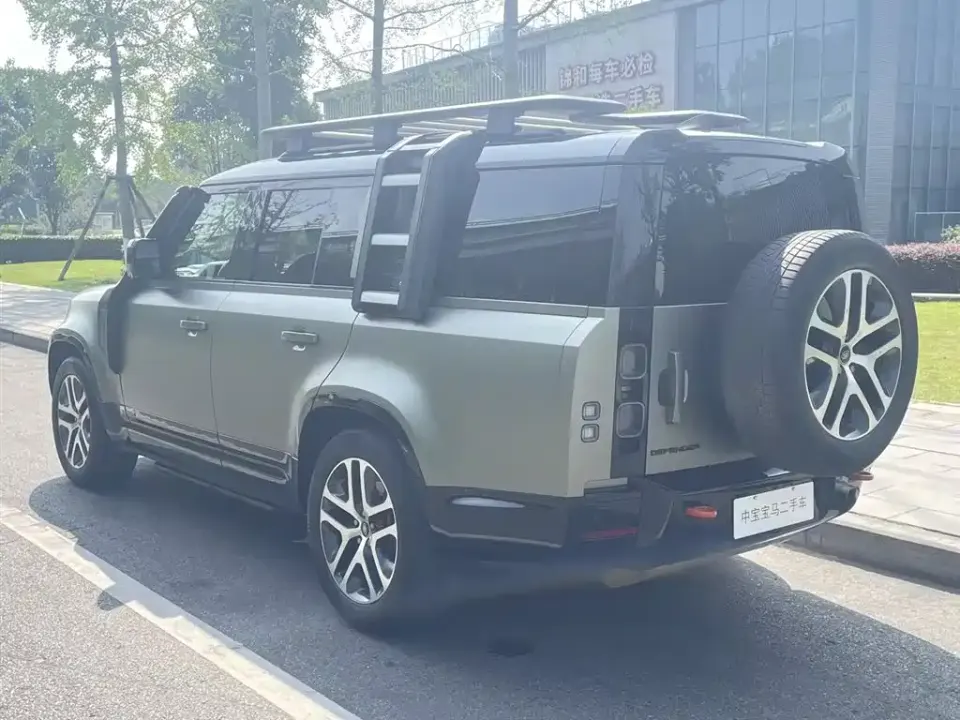 Land Rover Defender
