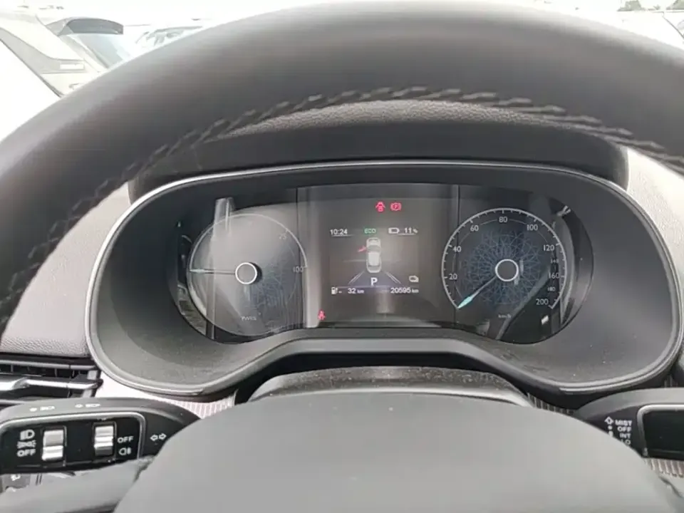 Hongqi Hongqi E-QM5
