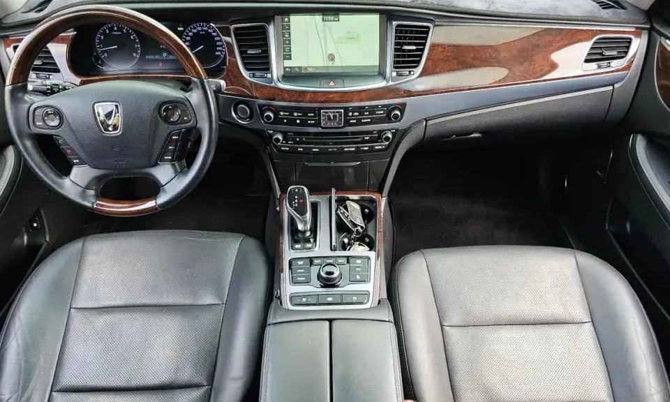 Hyundai Equus