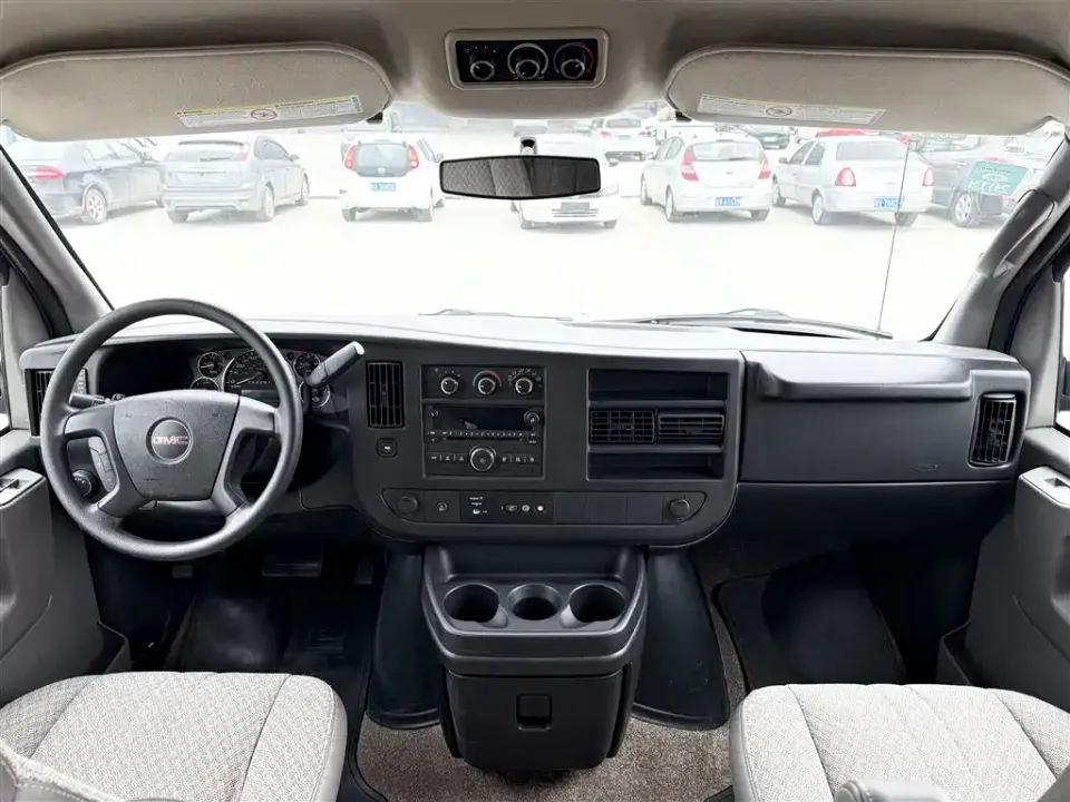 GMC Savana