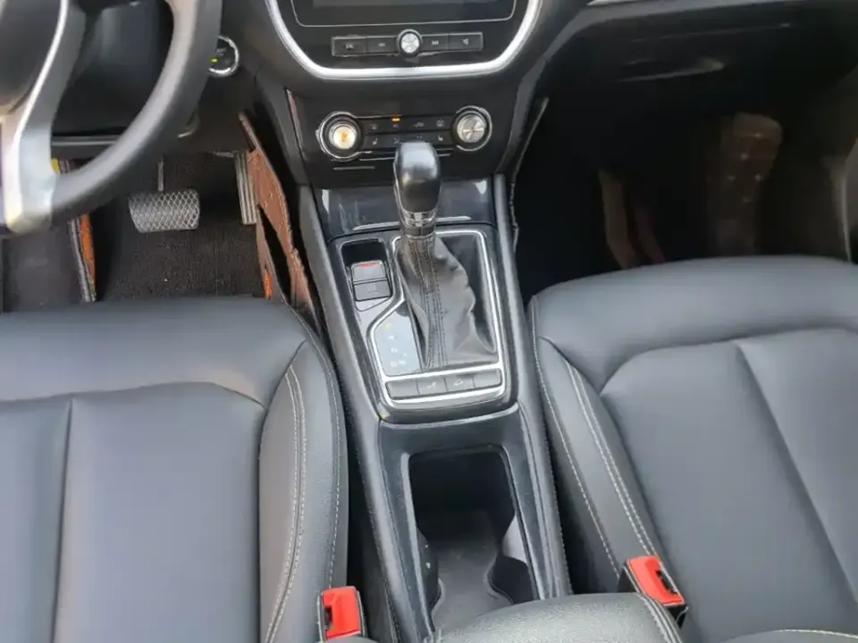 Roewe RX3