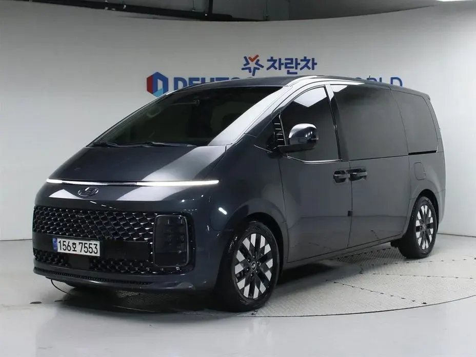 Hyundai Staria
