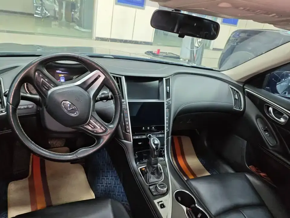 Infiniti Q50L