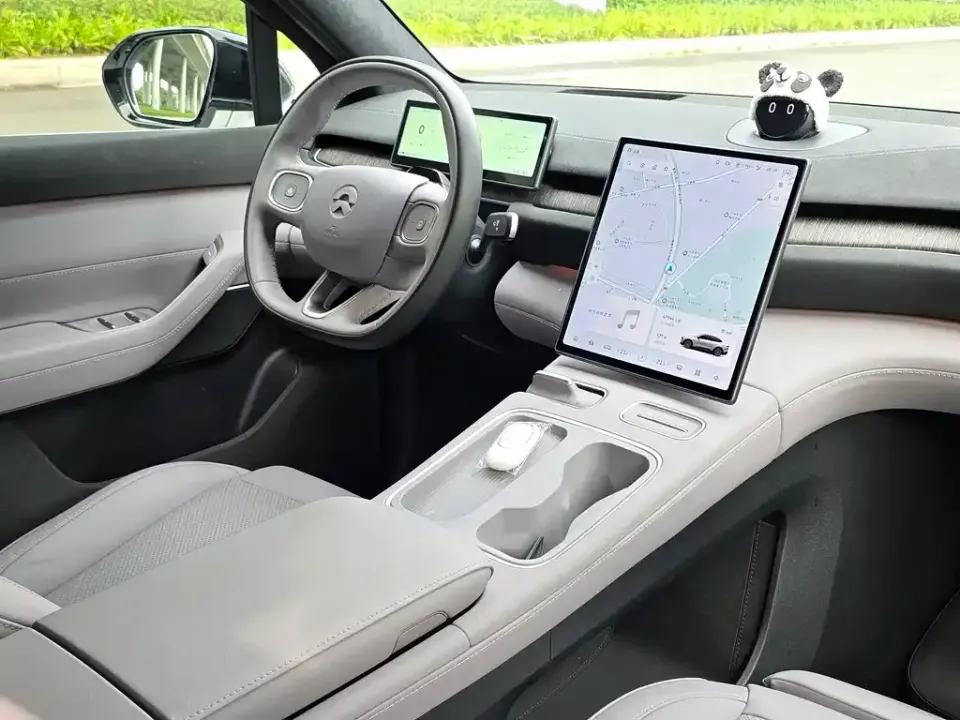 Nio EC6