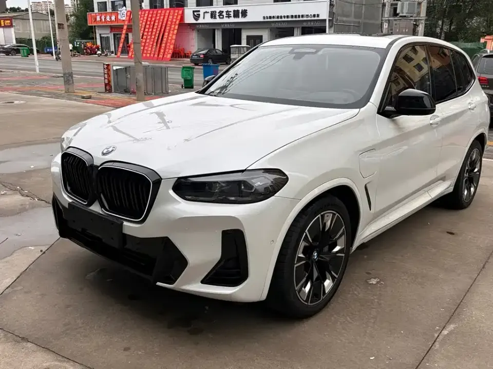 BMW iX3