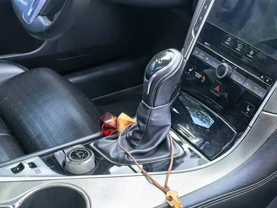 Infiniti Q50L