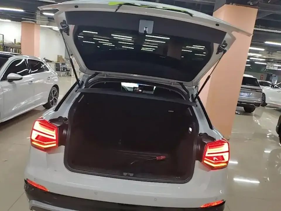 Audi Q2L