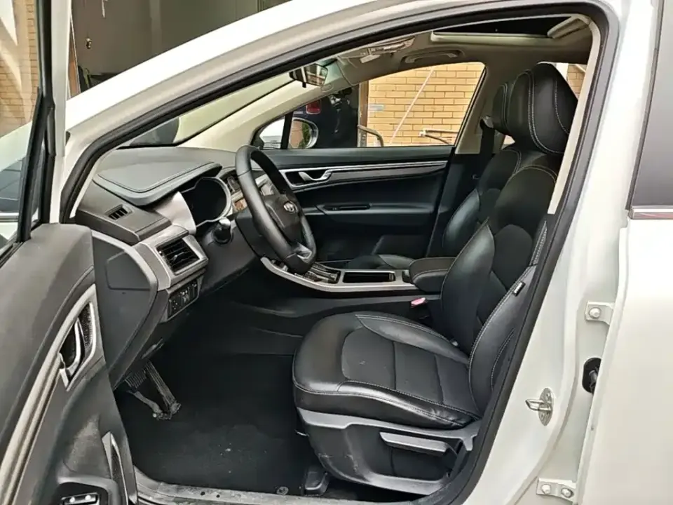 Geely Emgrand GS