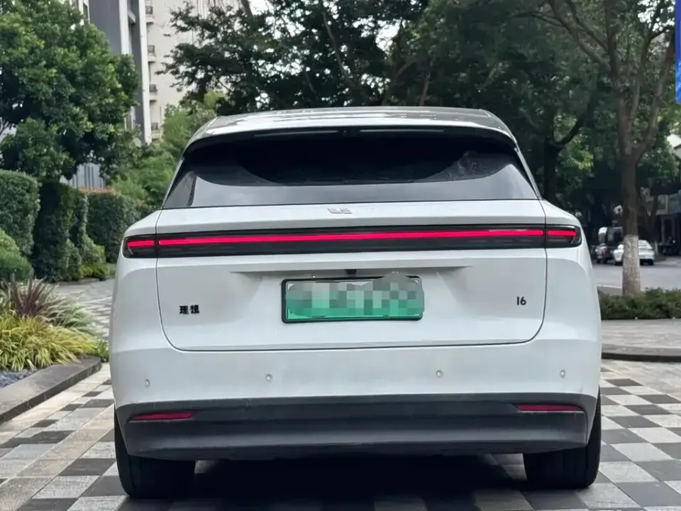 Li Li i6