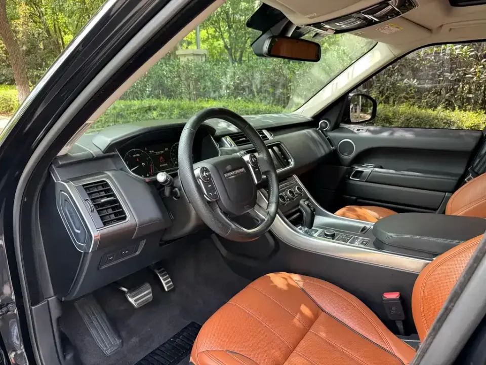 Land Rover Sport