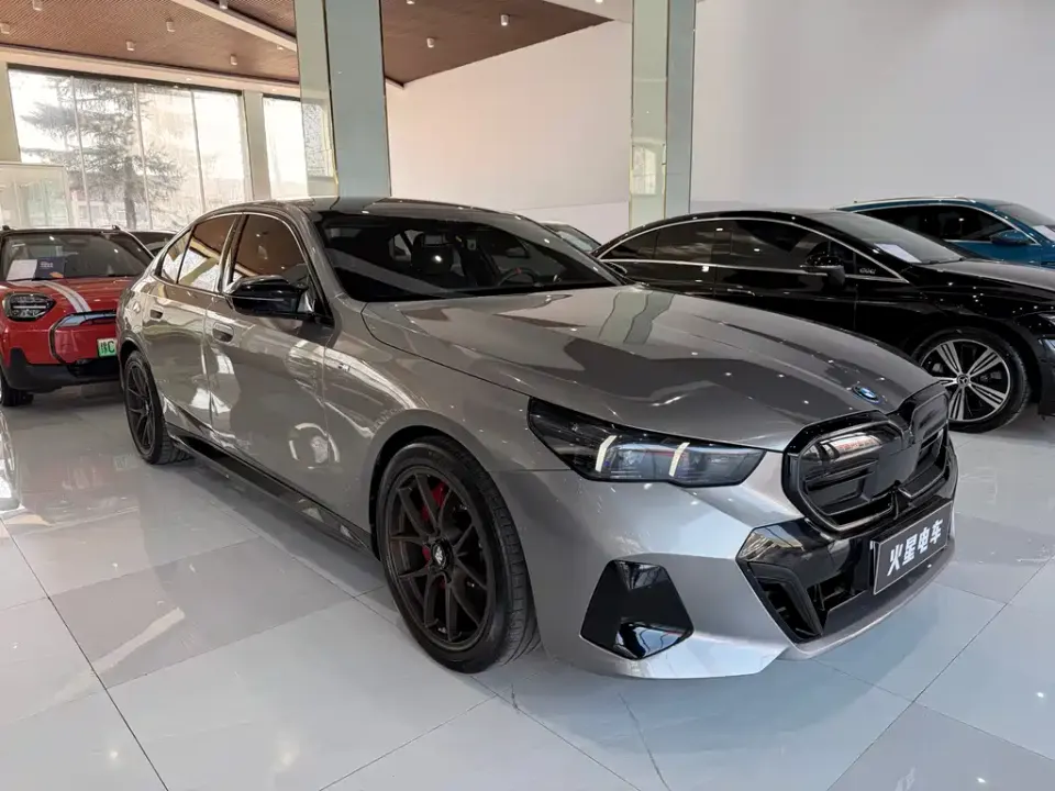 BMW i5 M60