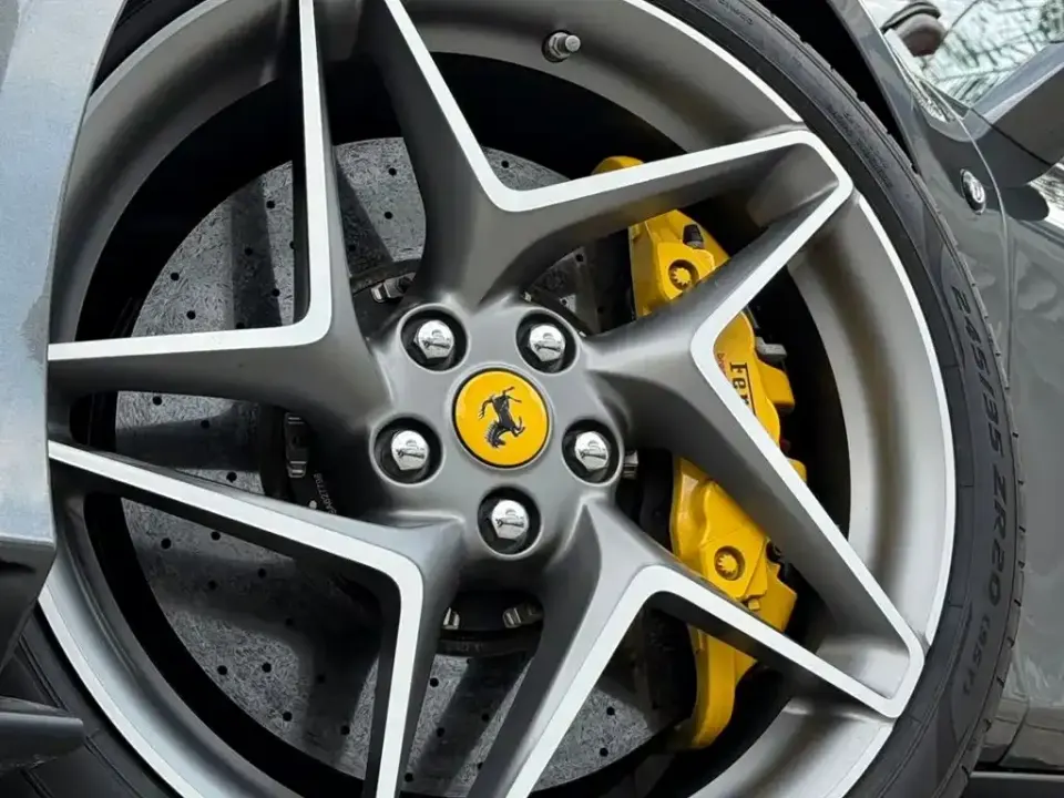 Ferrari F8