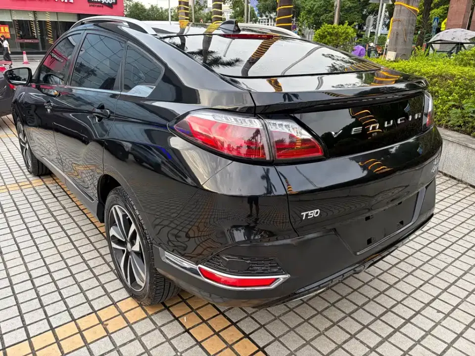 Venucia T90