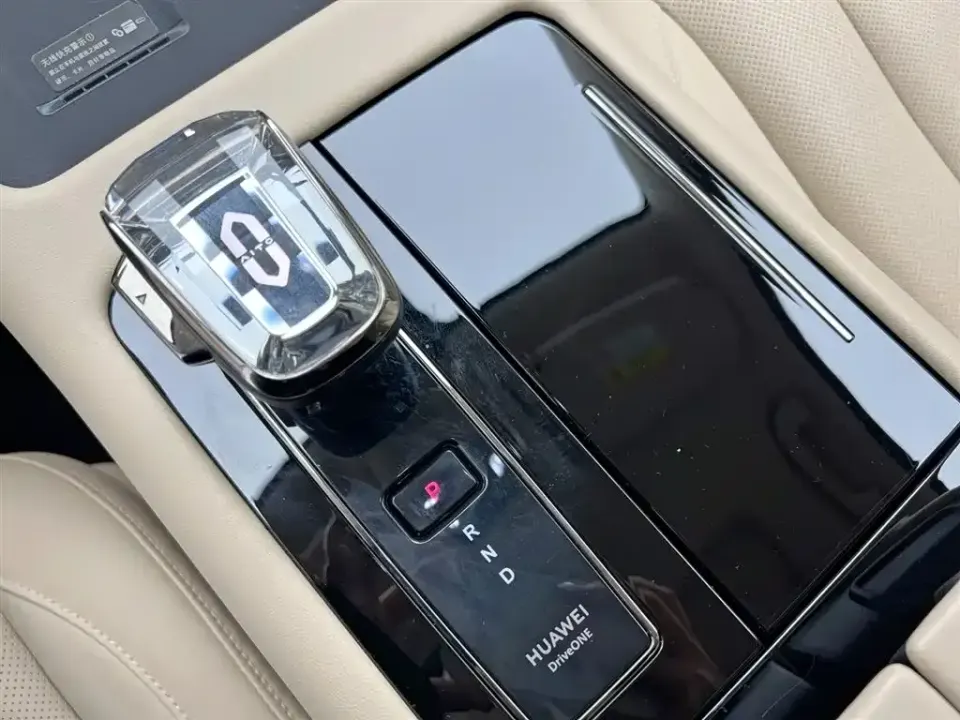 AITO M7