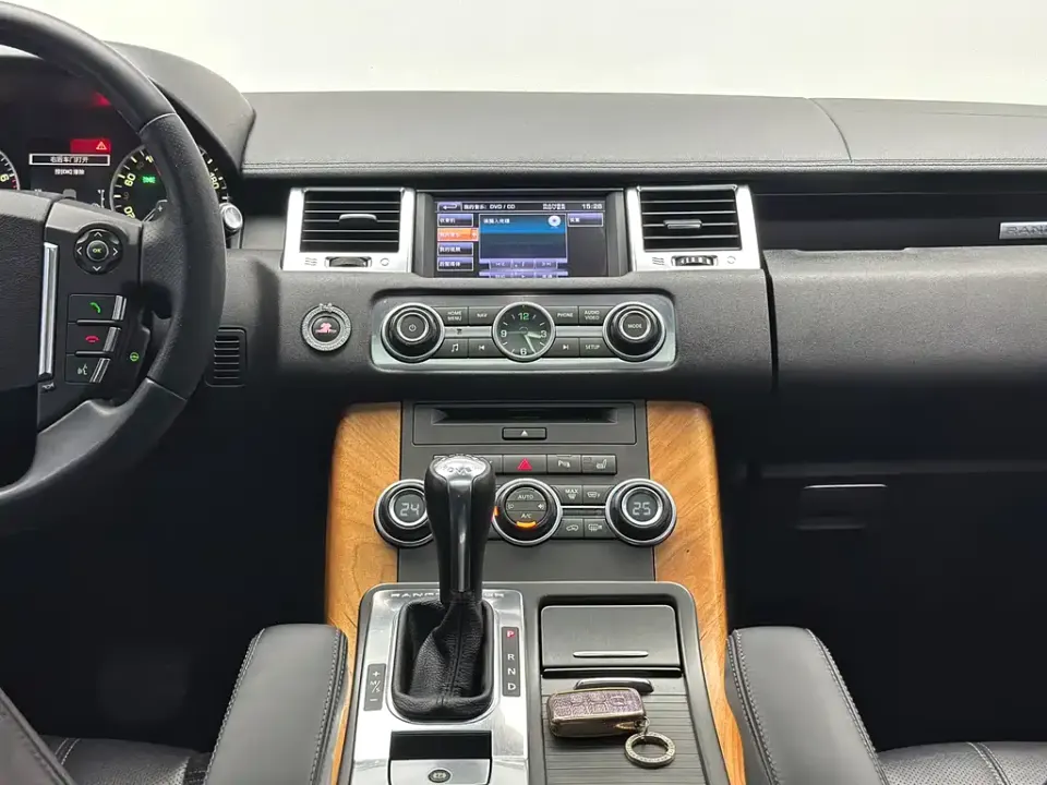 Land Rover Sport