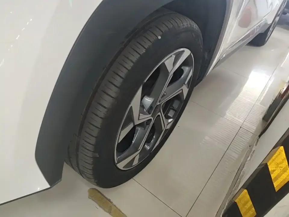 Geely Boyue L