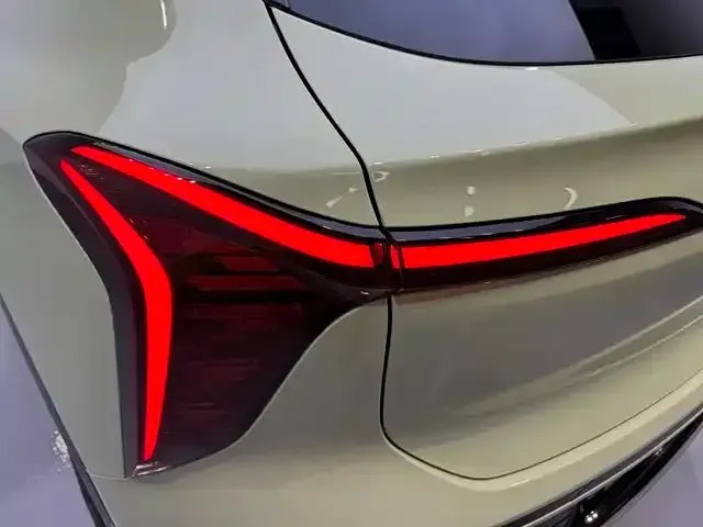 Hongqi Hongqi Tiangong 06