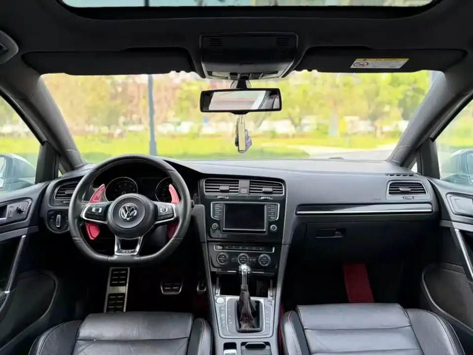 Volkswagen Golf GTI