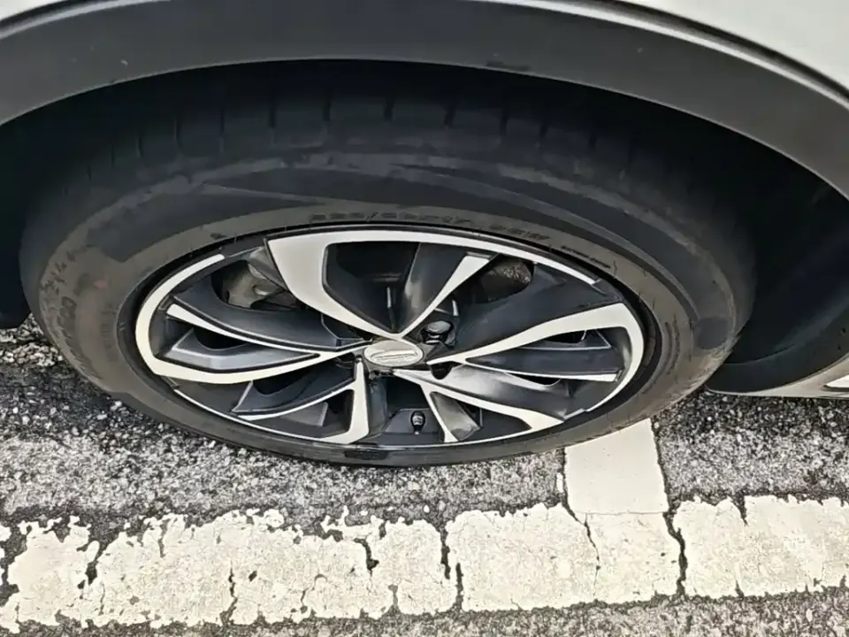 Geely Emgrand GS
