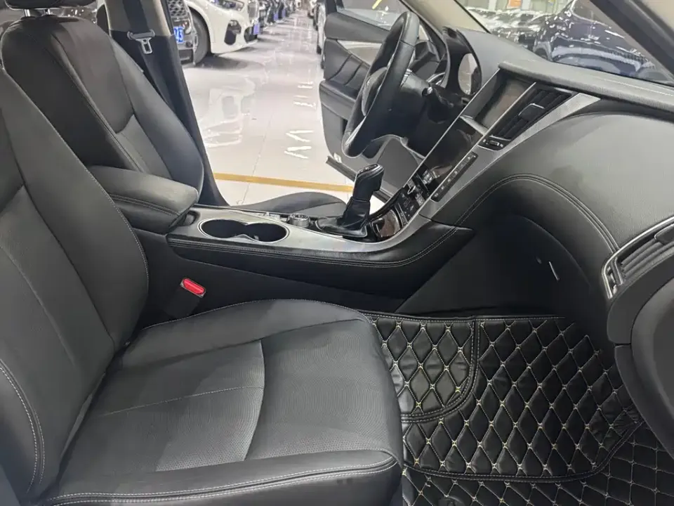 Infiniti Q50L