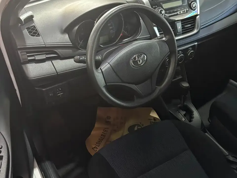Toyota Yaris L