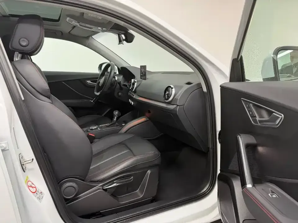 Audi Q2L