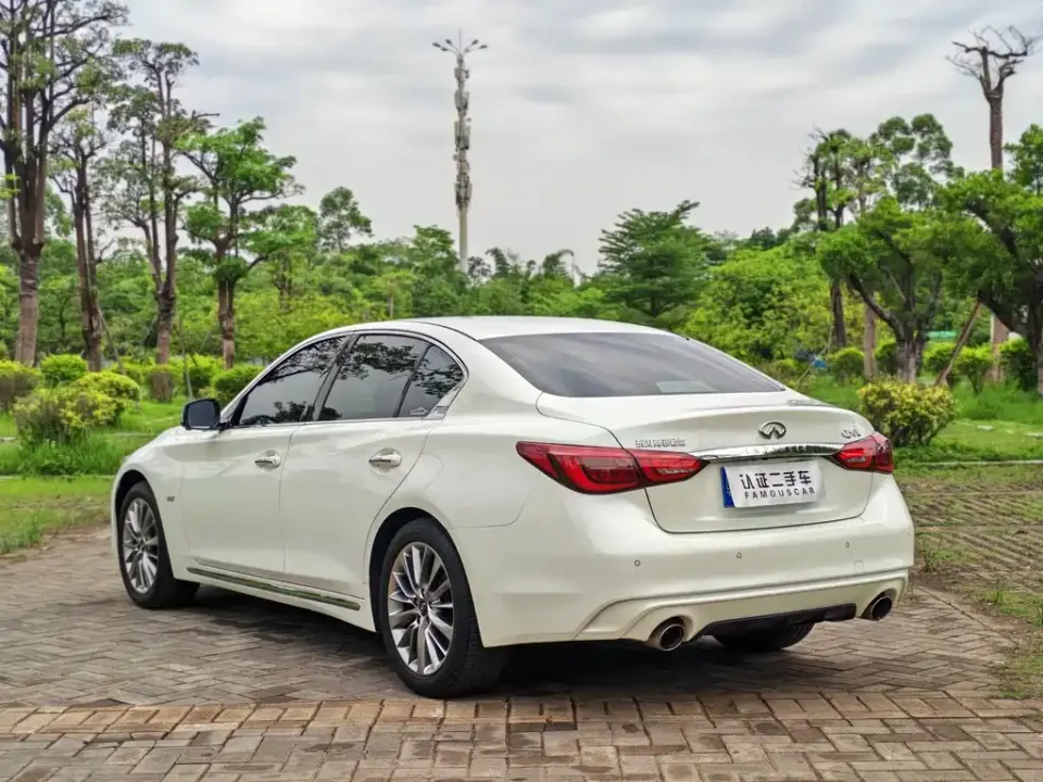 Infiniti Q50L
