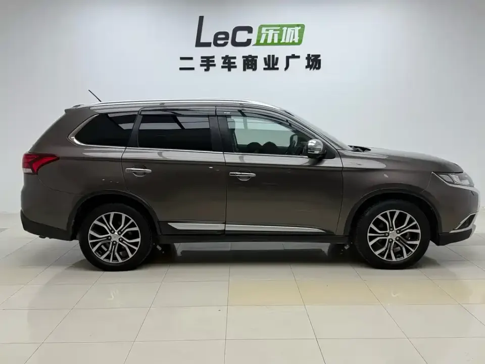 Mitsubishi Outlander (Import)
