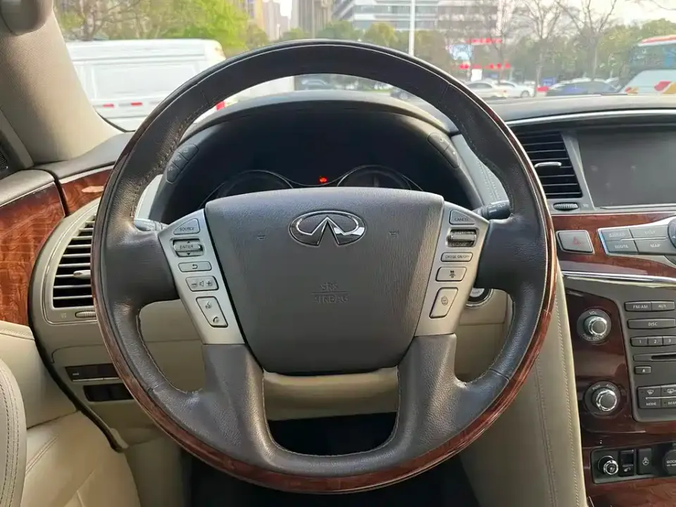 Infiniti QX80