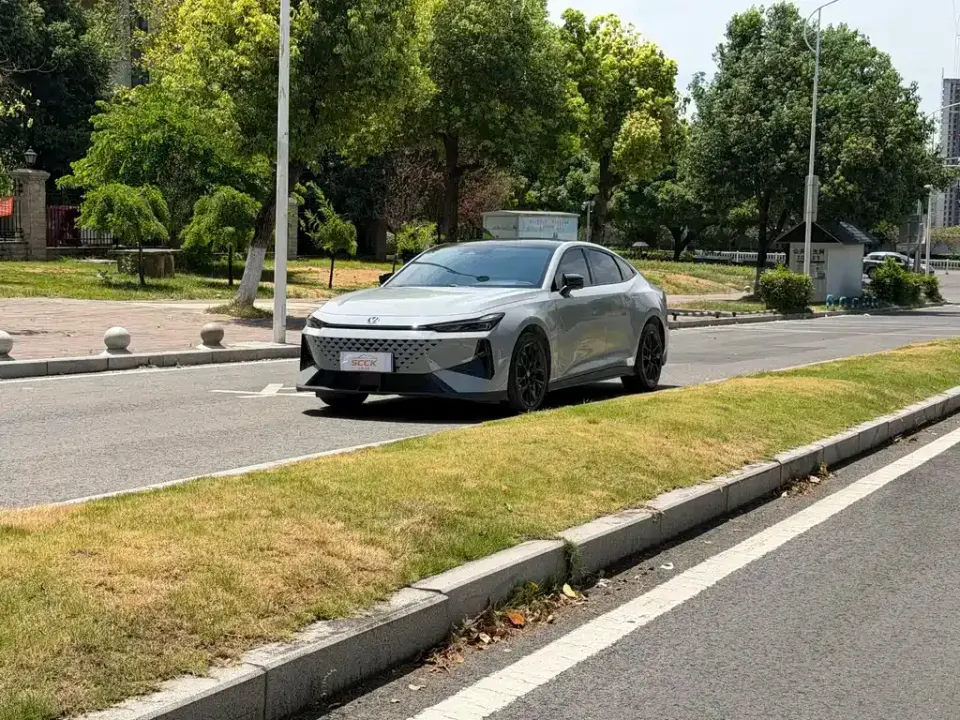 Changan UNI-V
