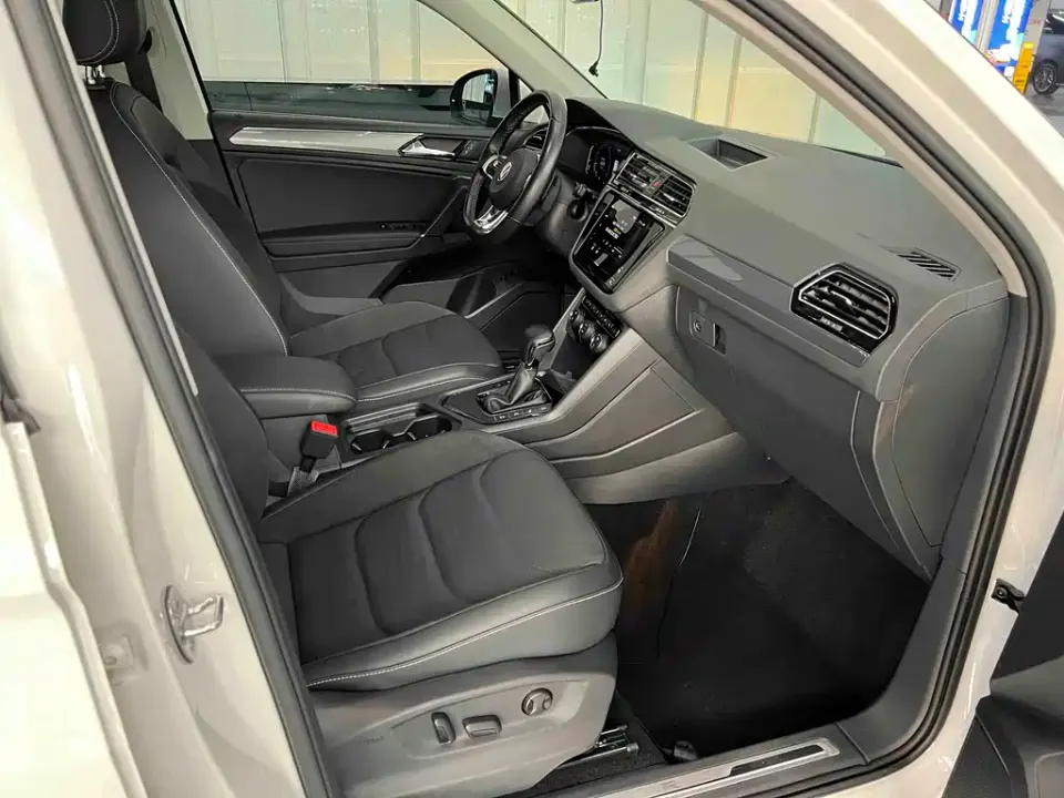 Volkswagen Tiguan L