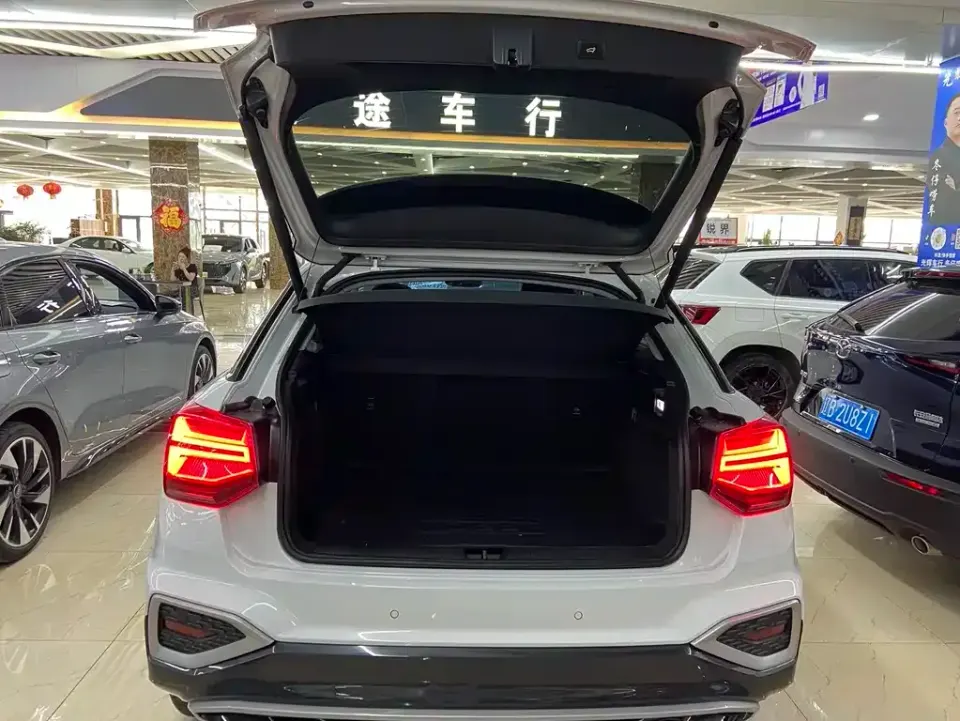 Audi Q2L