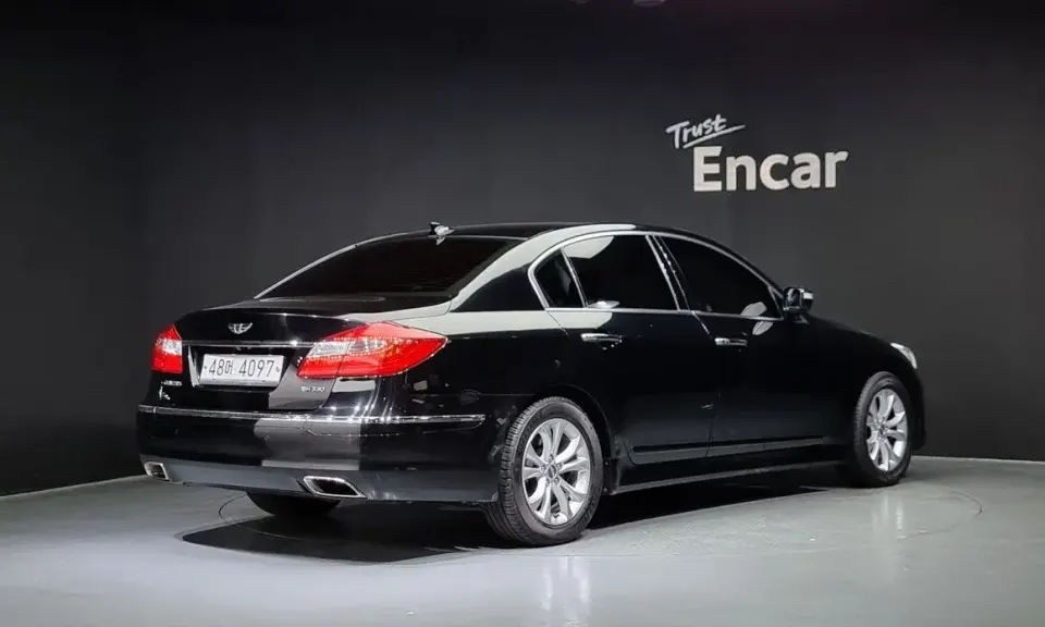 Hyundai Genesis